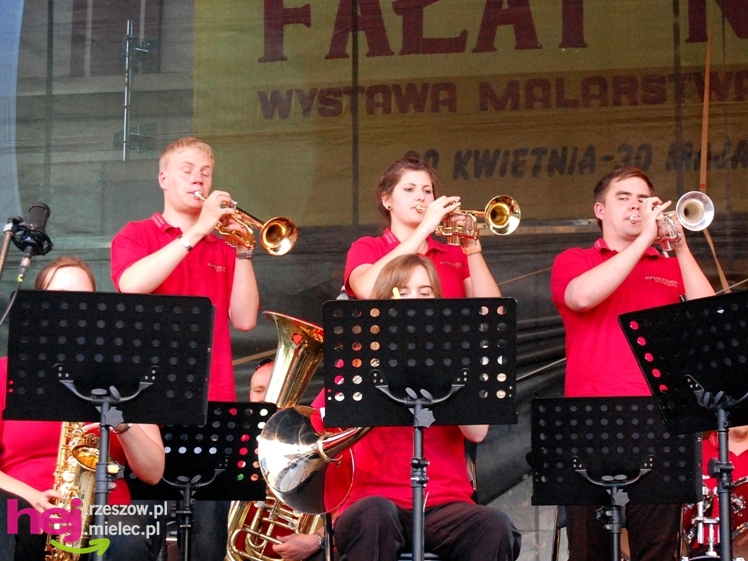 Barwny i długo koncert zakończył europejskie spotkanie w Mielcu - część II