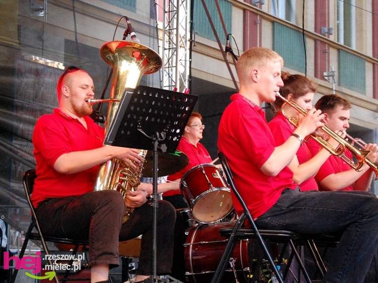 Barwny i długo koncert zakończył europejskie spotkanie w Mielcu - część II