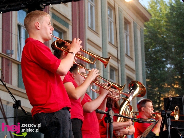 Barwny i długo koncert zakończył europejskie spotkanie w Mielcu - część II