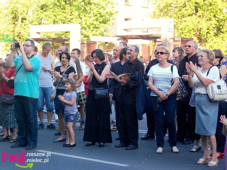 Barwny i długo koncert zakończył europejskie spotkanie w Mielcu - część II