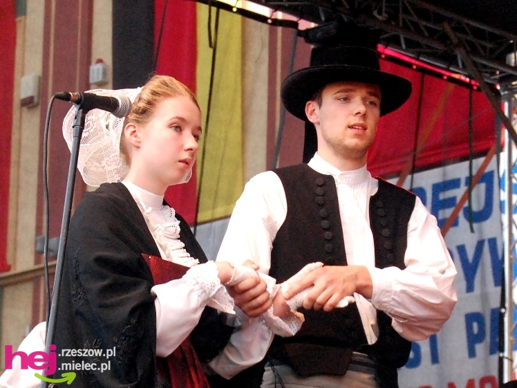 Barwny i długo koncert zakończył europejskie spotkanie w Mielcu - część II