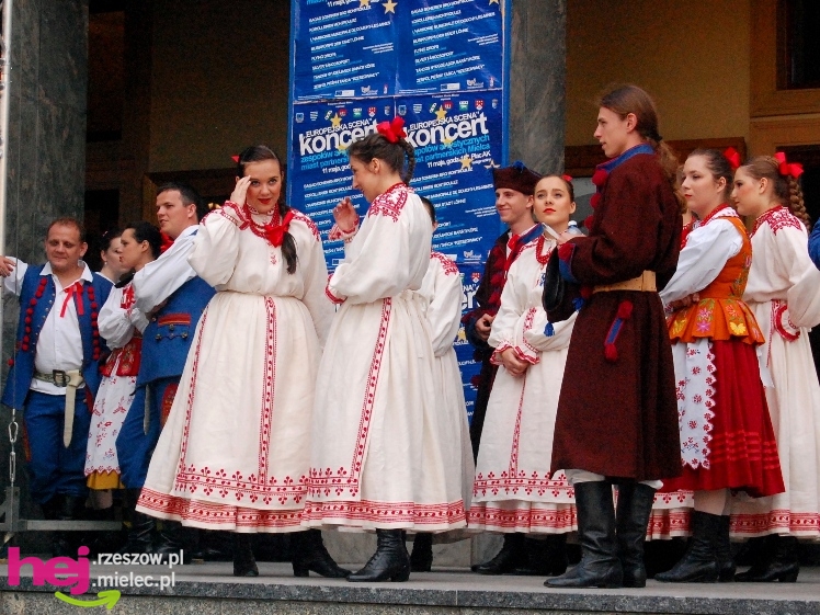 Barwny i długo koncert zakończył europejskie spotkanie w Mielcu - część II