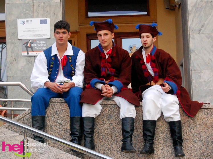 Barwny i długo koncert zakończył europejskie spotkanie w Mielcu - część II