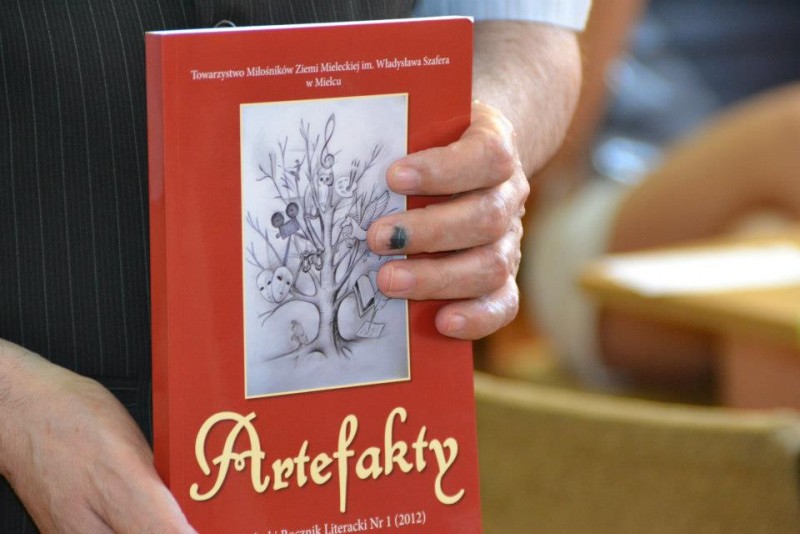 Poeci na wyjeździe. Z ?Artefaktami? w Stalowej Woli