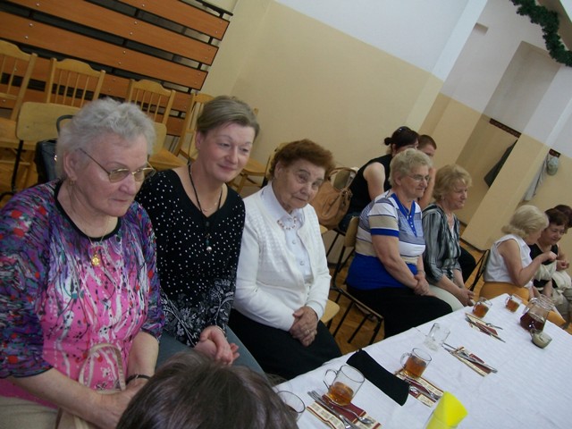 Wspólne ?śpiewanie - biesiadowanie? w Klubie Seniora  Wrzos