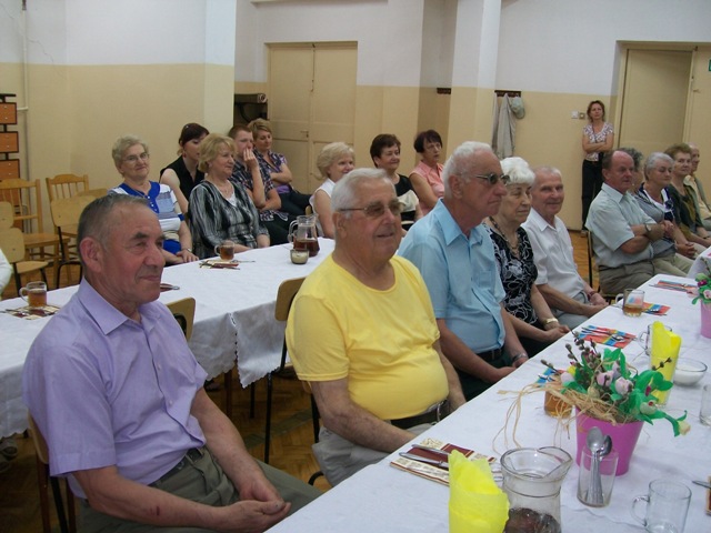 Wspólne ?śpiewanie - biesiadowanie? w Klubie Seniora  Wrzos