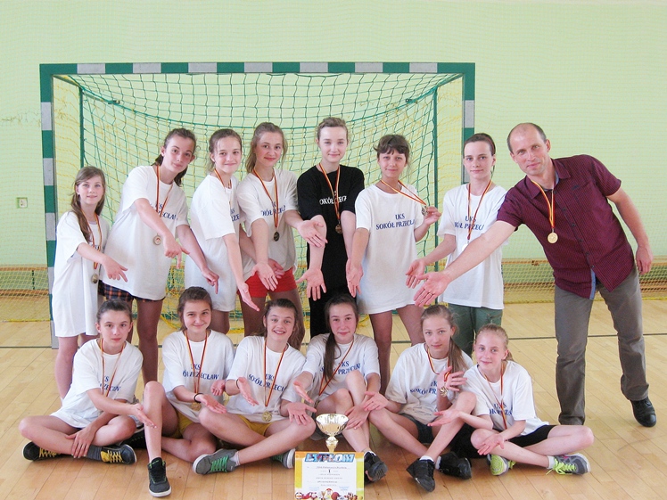Młode piłkarki ręczne z Przecława zdobyły Mistrzostwo Podkarpacia!