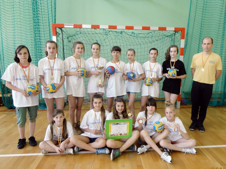 Młode piłkarki ręczne z Przecława zdobyły Mistrzostwo Podkarpacia!