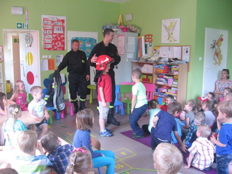 Strażacy w Przedszkolu ?Szczęśliwe Dziecko?