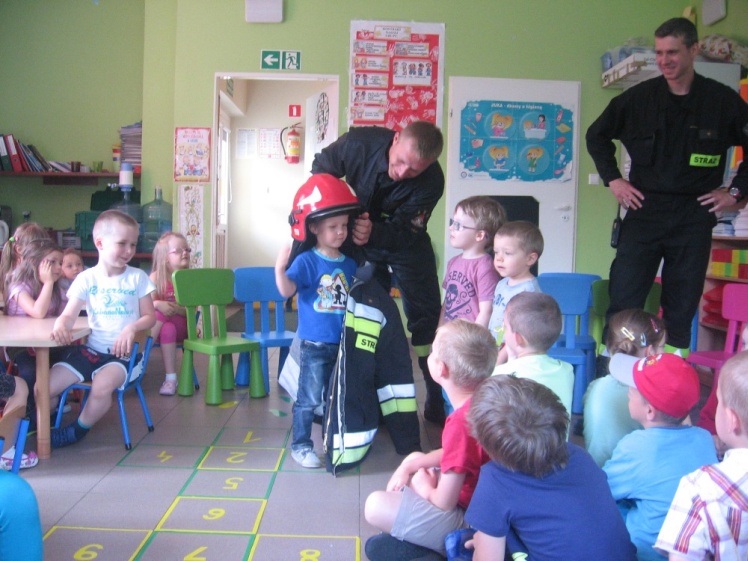 Strażacy w Przedszkolu ?Szczęśliwe Dziecko?