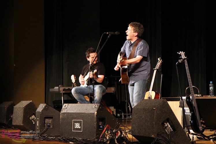 Poetycka rozmowa ze słuchaczami. Koncert Starego Dobrego Małżeństwa