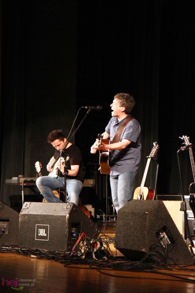 Poetycka rozmowa ze słuchaczami. Koncert Starego Dobrego Małżeństwa