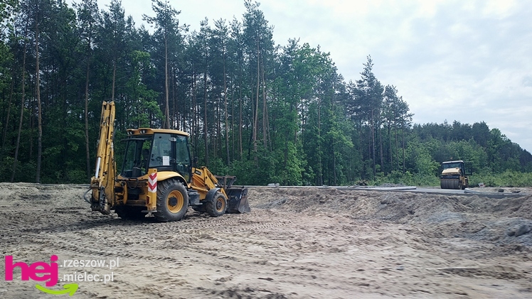 Spory ruch na budowie obwodnicy: wiadukty, rondo