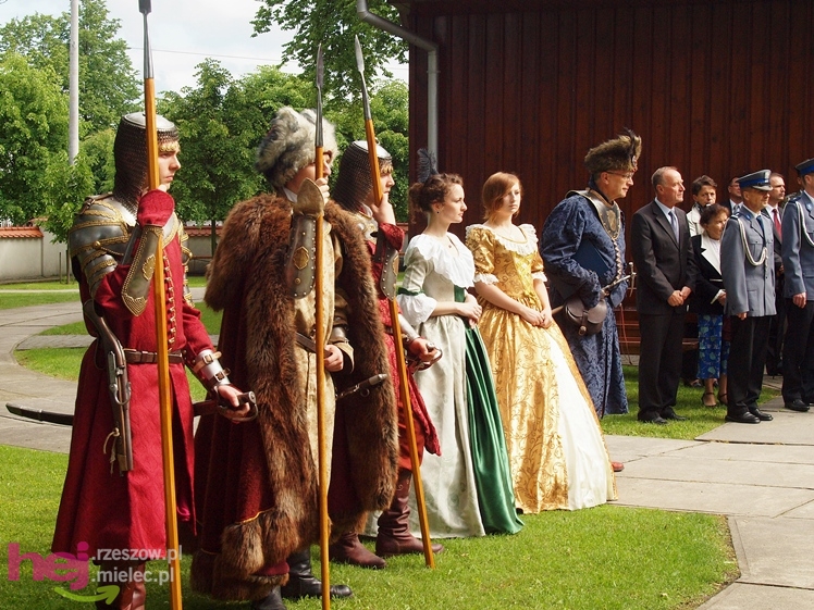 Uroczystość poświęcenia tablicy upamiętniającej osobę ppor. Józefa Burego w Zgórsku - część I