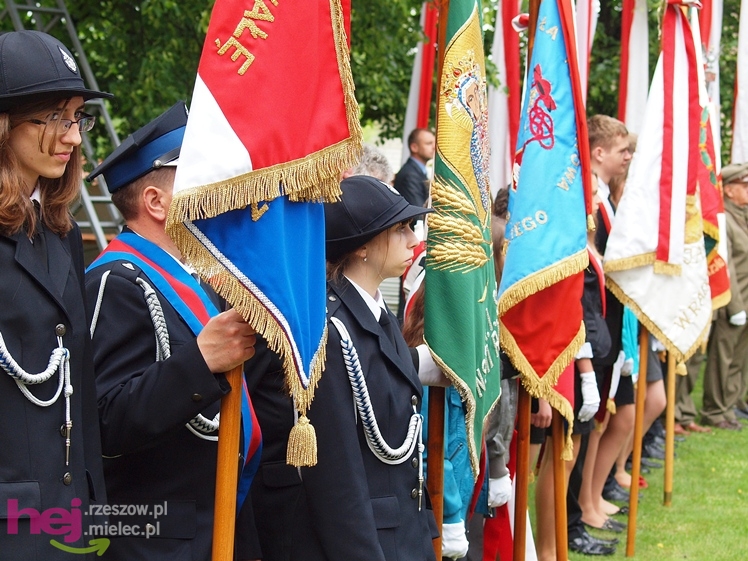 Uroczystość poświęcenia tablicy upamiętniającej osobę ppor. Józefa Burego w Zgórsku - część I