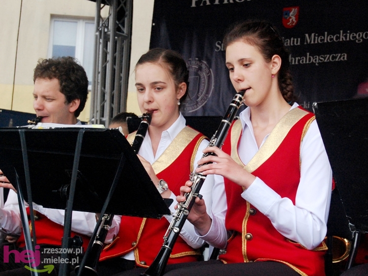Powiatowy Festyn Rodzinny w Mielcu - część 1