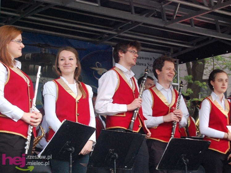 Powiatowy Festyn Rodzinny w Mielcu - część 1