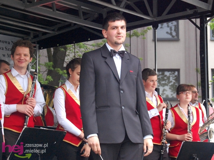 Powiatowy Festyn Rodzinny w Mielcu - część 1