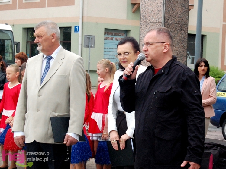 Powiatowy Festyn Rodzinny w Mielcu - część 1