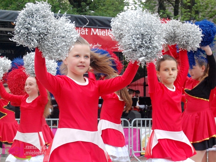 Powiatowy Festyn Rodzinny w Mielcu - część 1