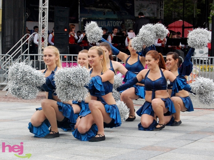 Powiatowy Festyn Rodzinny w Mielcu - część 1
