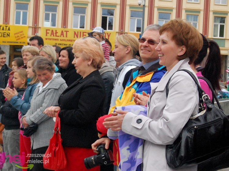 Powiatowy Festyn Rodzinny w Mielcu - część 1