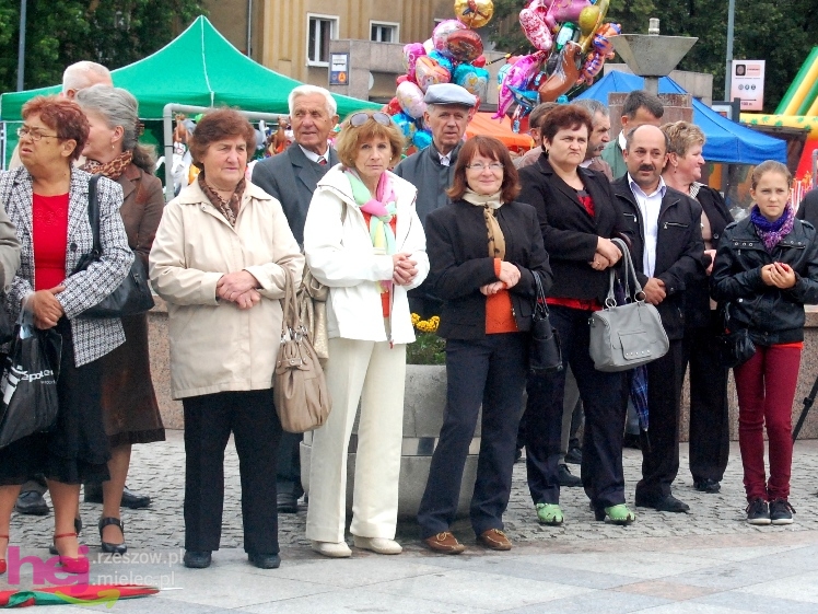 Powiatowy Festyn Rodzinny w Mielcu - część 1