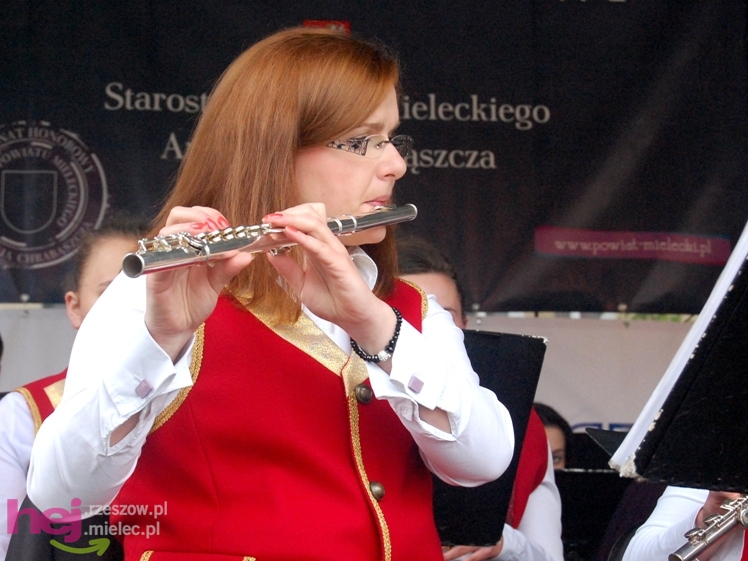 Powiatowy Festyn Rodzinny w Mielcu - część 1