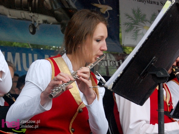 Powiatowy Festyn Rodzinny w Mielcu - część 1