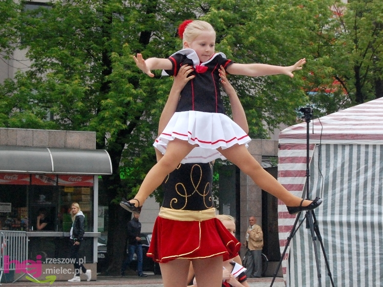 Powiatowy Festyn Rodzinny w Mielcu - część 1