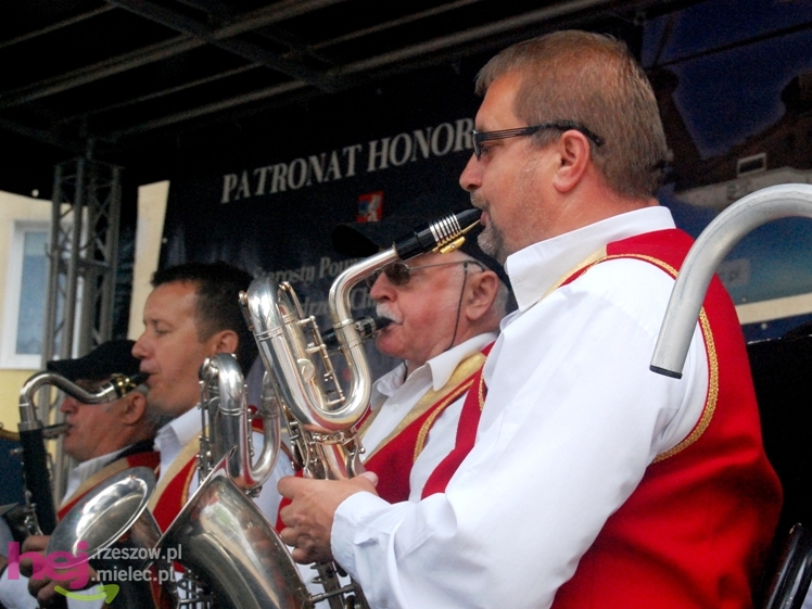 Powiatowy Festyn Rodzinny w Mielcu - część 1