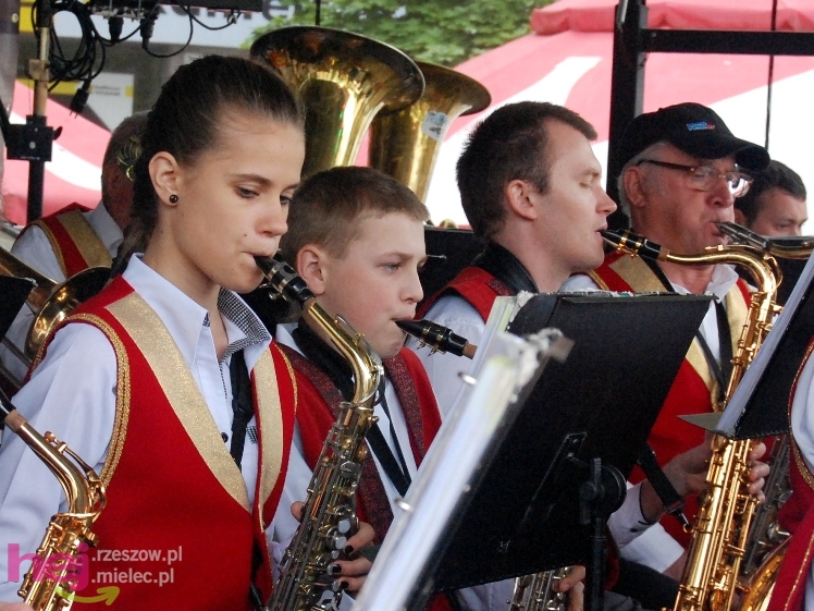 Powiatowy Festyn Rodzinny w Mielcu - część 1