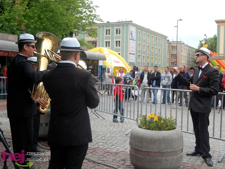 Powiatowy Festyn Rodzinny w Mielcu - część 1