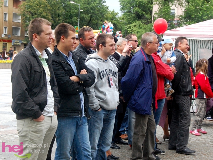 Powiatowy Festyn Rodzinny w Mielcu - część 1