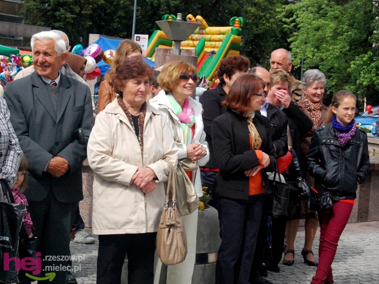 Powiatowy Festyn Rodzinny w Mielcu - część 1