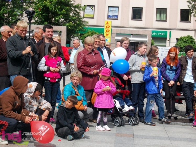 Powiatowy Festyn Rodzinny w Mielcu - część 1