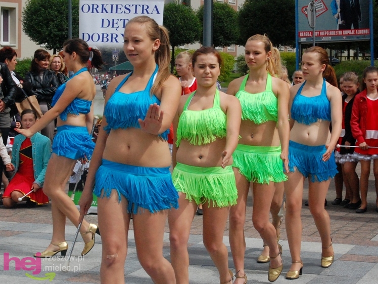 Powiatowy Festyn Rodzinny w Mielcu - część 1