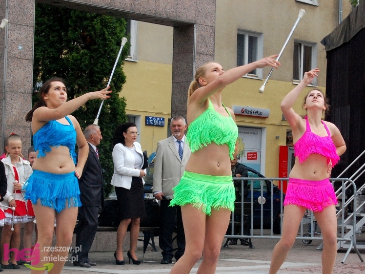 Powiatowy Festyn Rodzinny w Mielcu - część 1