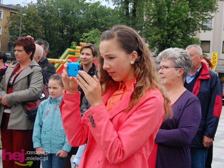 Powiatowy Festyn Rodzinny w Mielcu - część 1