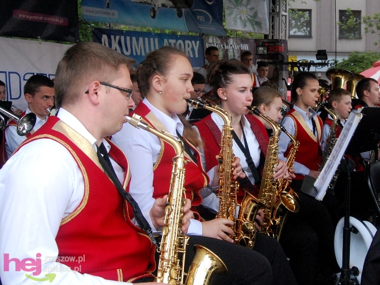 Powiatowy Festyn Rodzinny w Mielcu - część 1