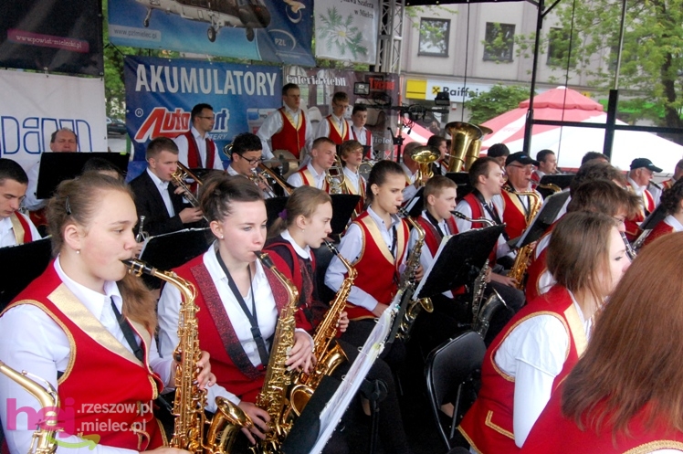 Powiatowy Festyn Rodzinny w Mielcu - część 1