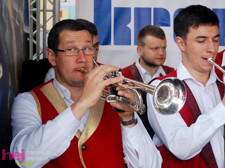 Powiatowy Festyn Rodzinny w Mielcu - część 1
