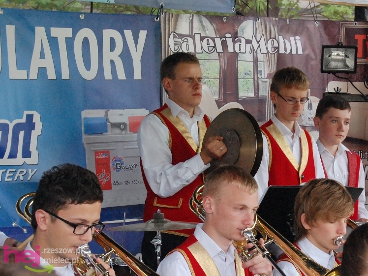 Powiatowy Festyn Rodzinny w Mielcu - część 1