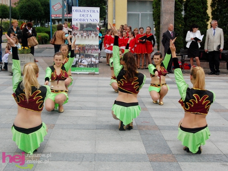 Powiatowy Festyn Rodzinny w Mielcu - część 1