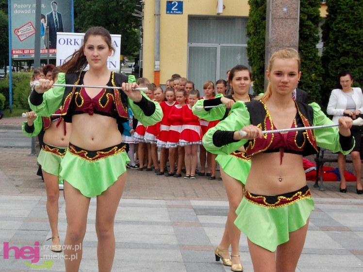 Powiatowy Festyn Rodzinny w Mielcu - część 1