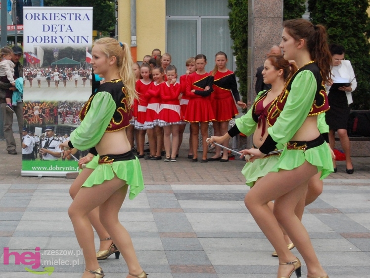 Powiatowy Festyn Rodzinny w Mielcu - część 1