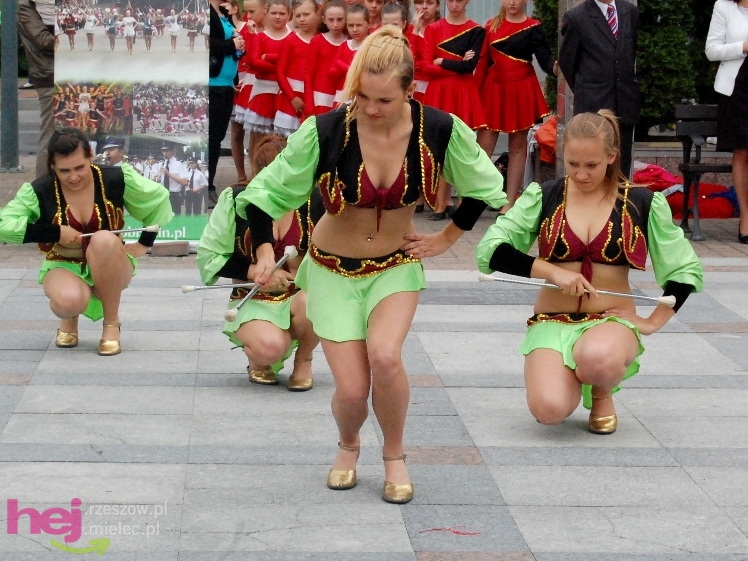 Powiatowy Festyn Rodzinny w Mielcu - część 1