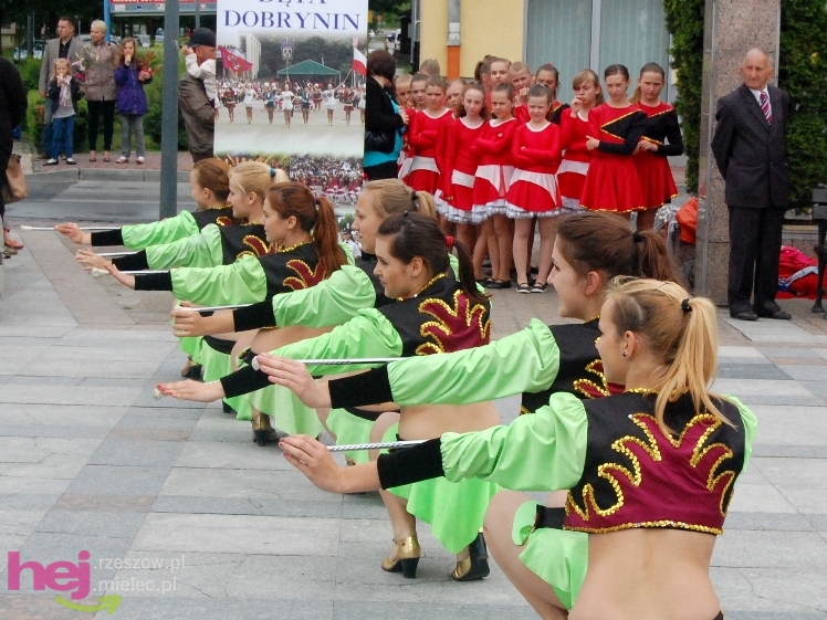 Powiatowy Festyn Rodzinny w Mielcu - część 1