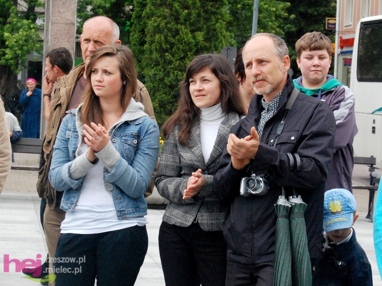 Powiatowy Festyn Rodzinny w Mielcu - część 1