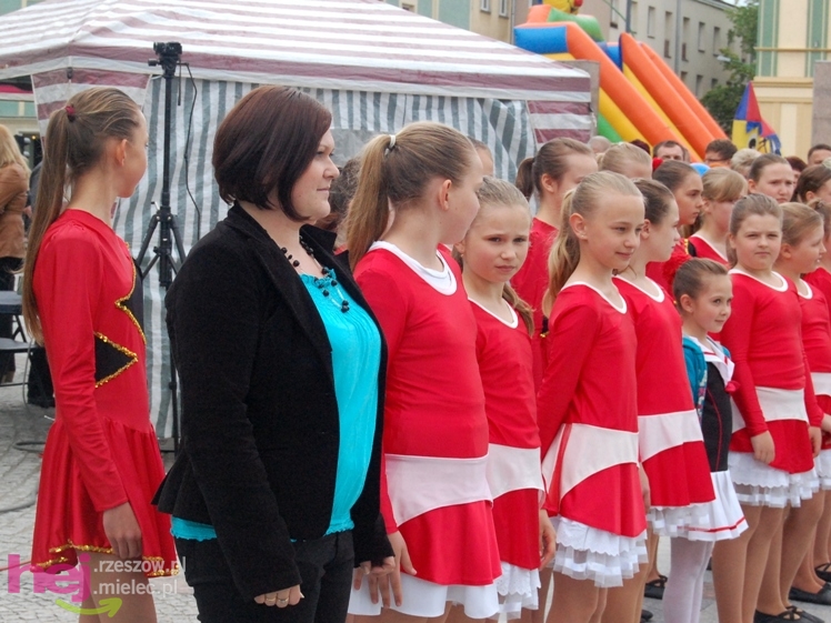 Powiatowy Festyn Rodzinny w Mielcu - część 1